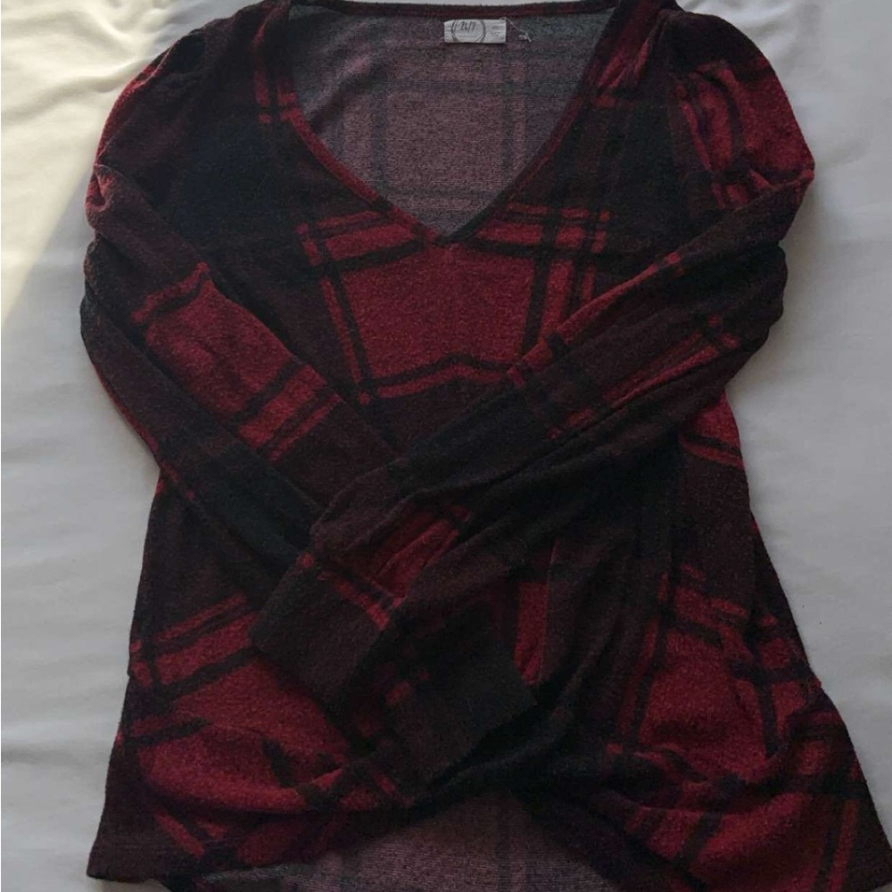 Lola Red and Black Crew Neck Sweater with Artistic Design